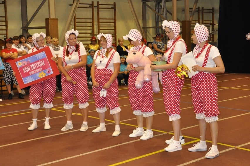 Brzeszcze. Spartakiada kół gospodyń wiejskich z powiatów oświęcimskiego, suskiego, bielskiego i cieszyńskiego. Była udana zabawa. ZDJĘCIA