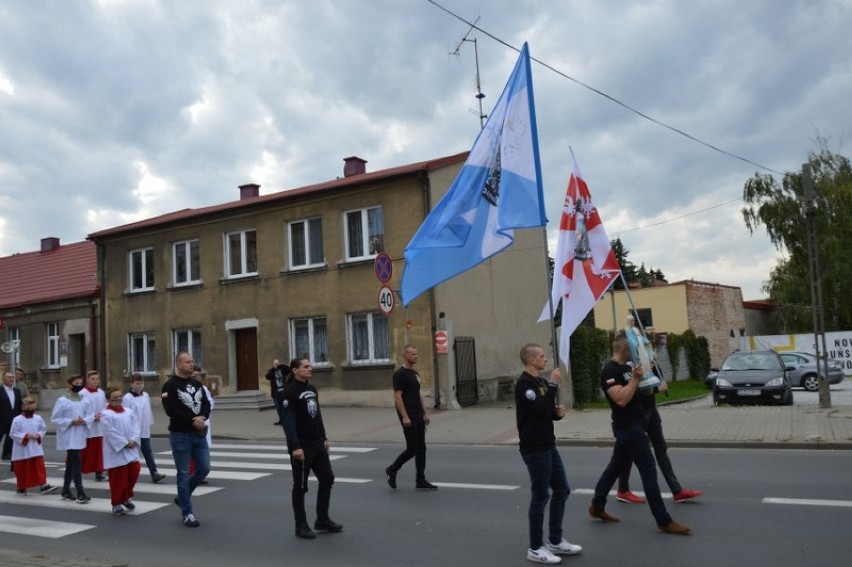 Męski różaniec w Zduńskiej Woli zgromadził kilkudziesięciu...