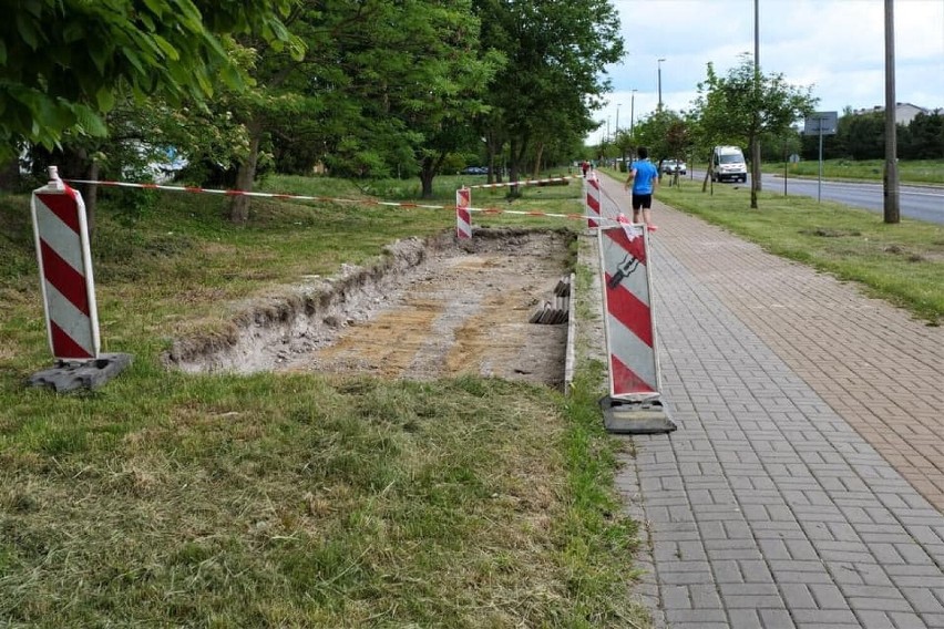 Wkrótce pojedziemy rowerem miejskim w Chełmie.  Wykonawca przygotowuje miejsca pod stacje rowerowe