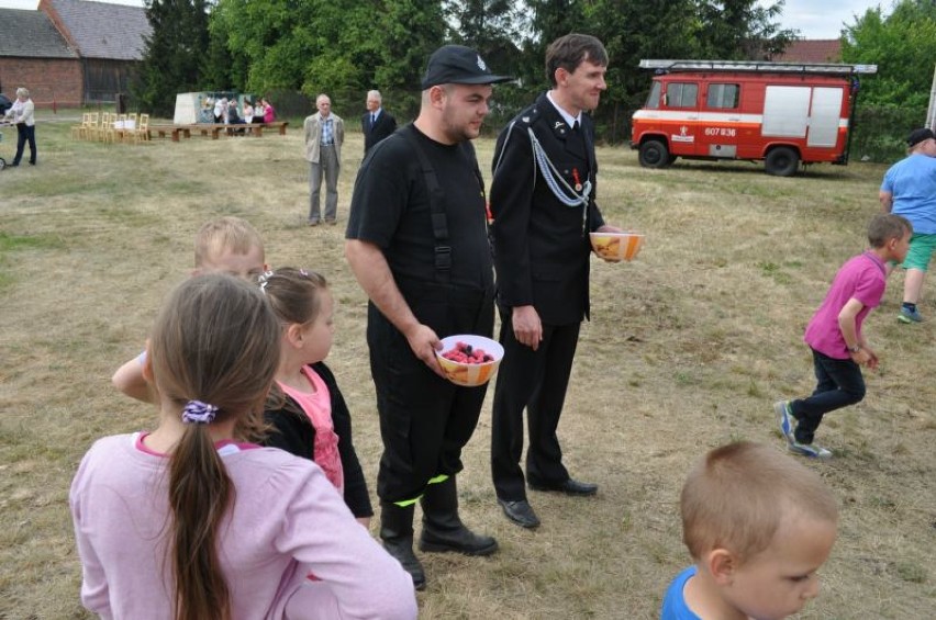 Dzieci i strażacy obchodzili swoje święto w Orkowie - 31 maj...