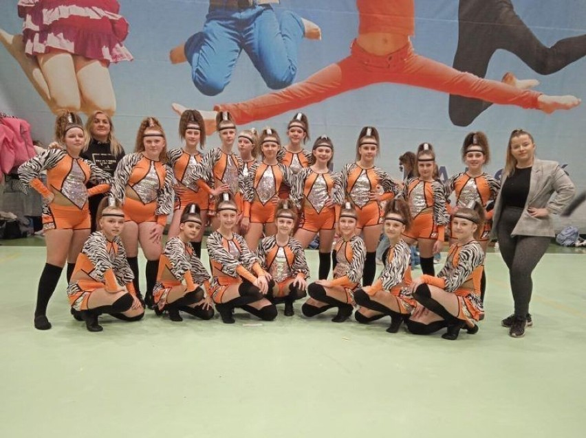 Tancerki z Legnicy ze złotymi medalami na Ogólnopolskim Festiwalu Tańca dla Dzieci i Młodzieży w Żarach. Gratulujemy!
