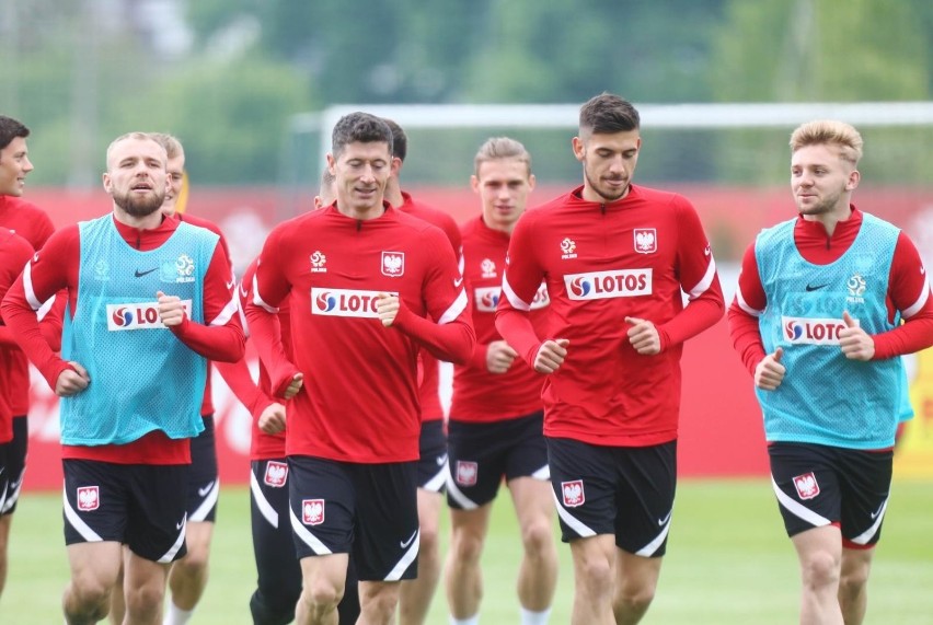 Polska - Rosja 1.06.2021 r. Znamy skład! Na kogo postawił Paulo Sousa za Lewandowskiego, Szczęsnego, Zielińskiego i Rybusa? [galeria]