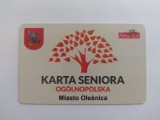 Seniorzy mogą już odbierać swoje Ogólnopolskie Karty Seniora