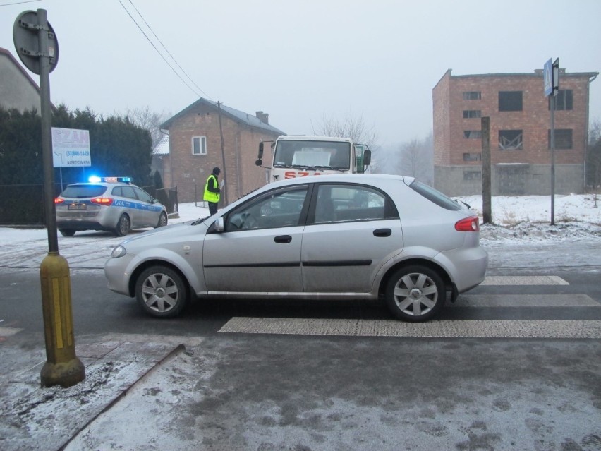 Wypadek w Chełmku. Piesza potrącona na pasach