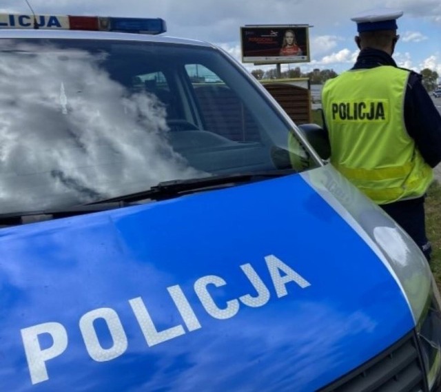 Gdynia. Policjanci zatrzymali nietrzeźwego kierowcę. Mężczyzna miał podrobione prawo jazdy