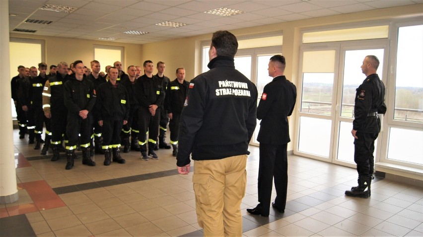 Szkolenie kierowców-konserwatorów sprzętu ratowniczego w Kazimierzy Wielkiej. Egzamin zdało 28 druhów. Zobaczcie zdjęcia