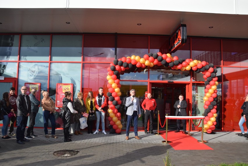 Szwedzka sieć multimarketów JULA otwiera swój pierwszy sklep w Częstochowie