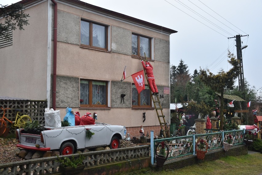 Największa żywa szopka w Wielkopolsce zaprasza w odwiedziny. W Pawłowie sam Gwiazdor wita gości [FOTO]