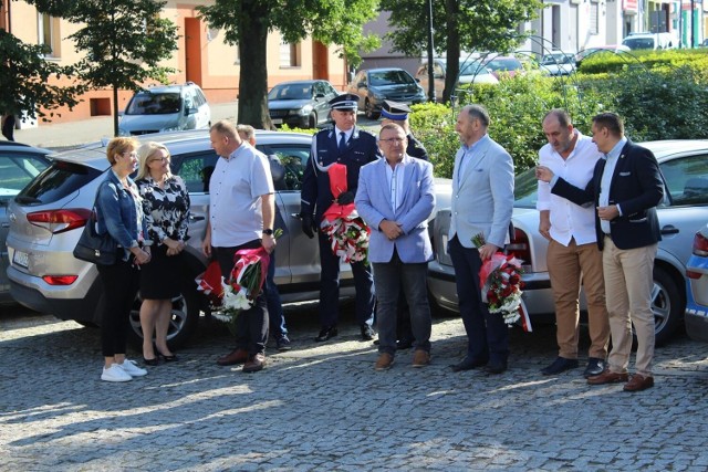 Obchody 84. rocznicy wybuchu drugiej wojny światowej na placu Dekerta w Lipnie