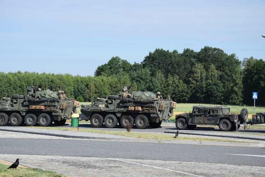 Kolizja z udziałem amerykańskich wojsk na węźle drogi ekspresowej S-8 Wieluń[ZDJĘCIA]