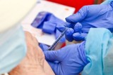 Będzie więcej mobilnych zespołów szczepiących. Za każde szczepienie pacjenta w domu NFZ zapłaci 141 złotych