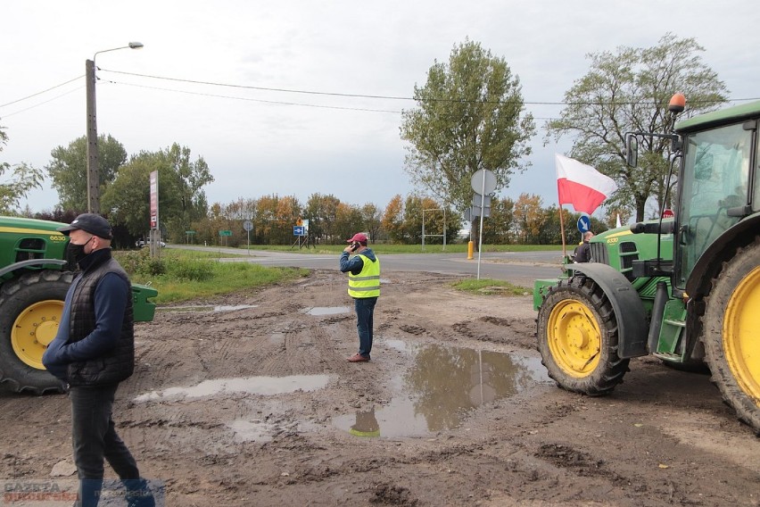 Protest rolników z powiatu radziejowskiego i blokada drogi...