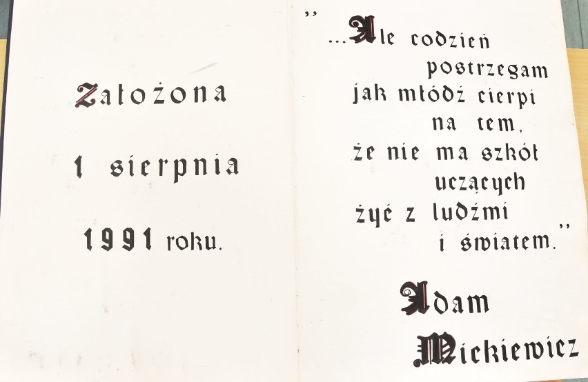 Malbork. Kroniki II Liceum Ogólnokształcącego (odc. 1). Szkoła skończy w tym roku 30 lat