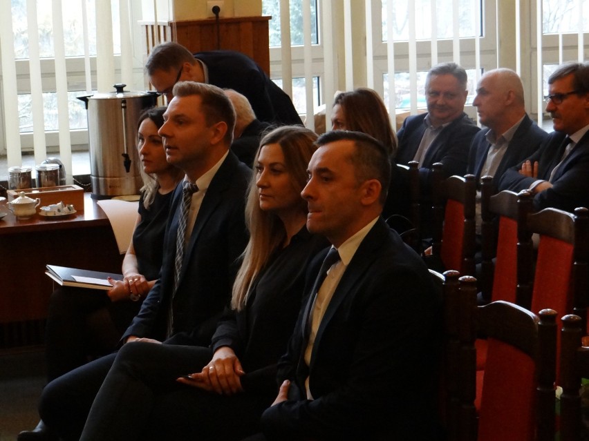 Radomsko: pierwsza sesja rady miejskiej nowej kadencji. Prezydent zaprzysiężony [ZDJĘCIA, FILM]