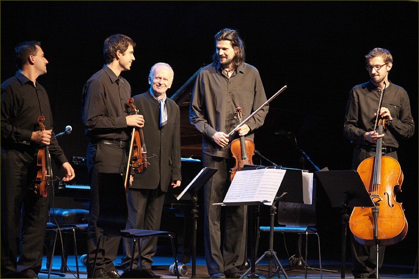 Janusz Olejniczak & Atom String Quartet