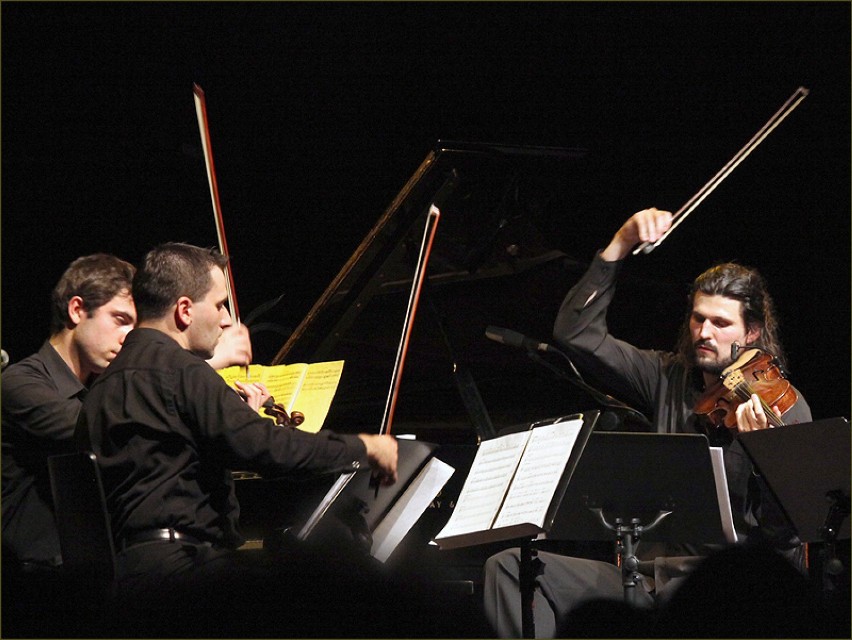 Janusz Olejniczak & Atom String Quartet