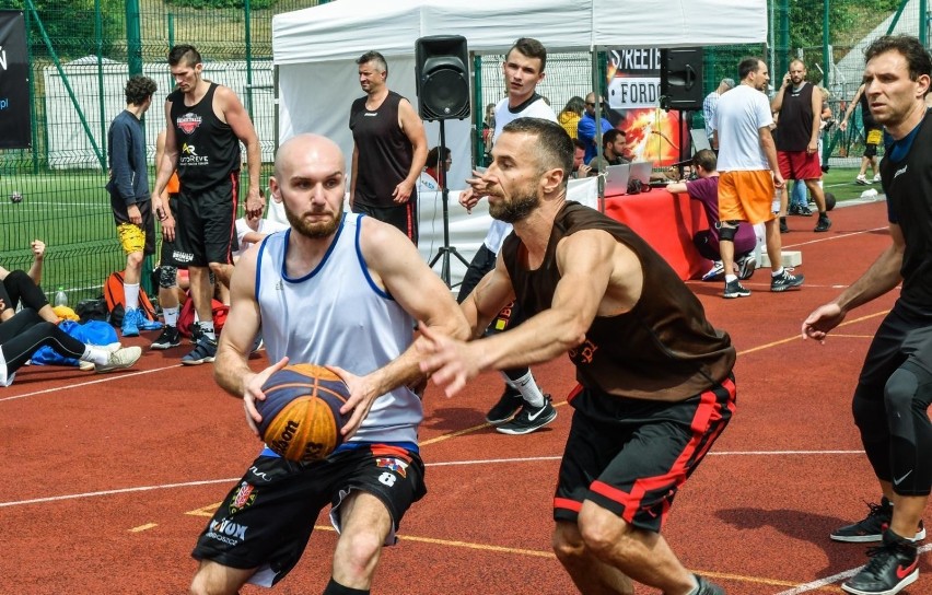 W sobotę (13 lipca) odbył się turniej Streetball w Fordonie....