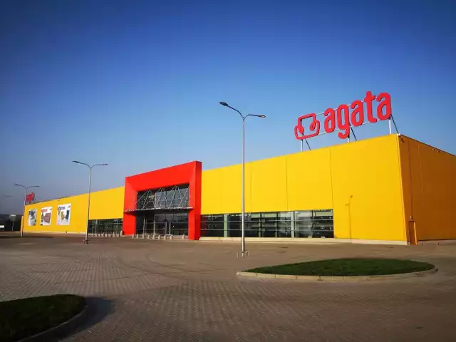 Śmierć pracownika Agata Meble w Toruniu - po kontroli PIP. "Błędy w organizacji rozładunku towaru"
