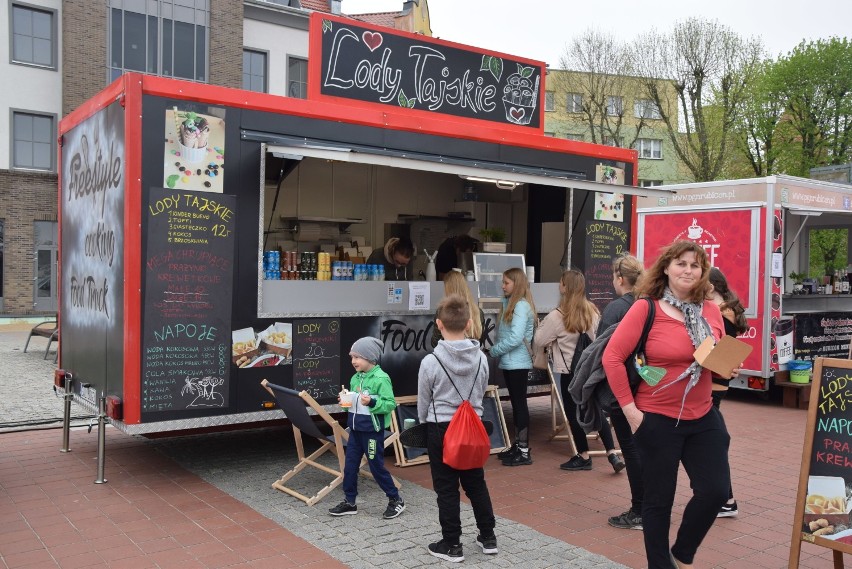 W Bytowie rozpoczął się II Zlot FoodTrucków (WIDEO, FOTO)