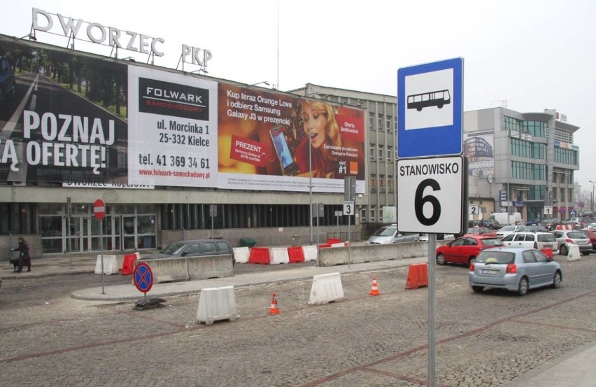 Uwaga kierowcy! Nowa organizacja ruchu przed dworcem PKP w Kielcach już obowiązuje