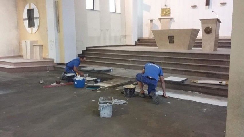 Trwa remont w kościele pw. św. Klemensa. Widać już nową posadzkę