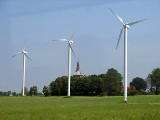 Firma Contino nie rezygnuje z budowy wiatraków w gminie Pawonków i apeluje do mieszkańców o rozsądek