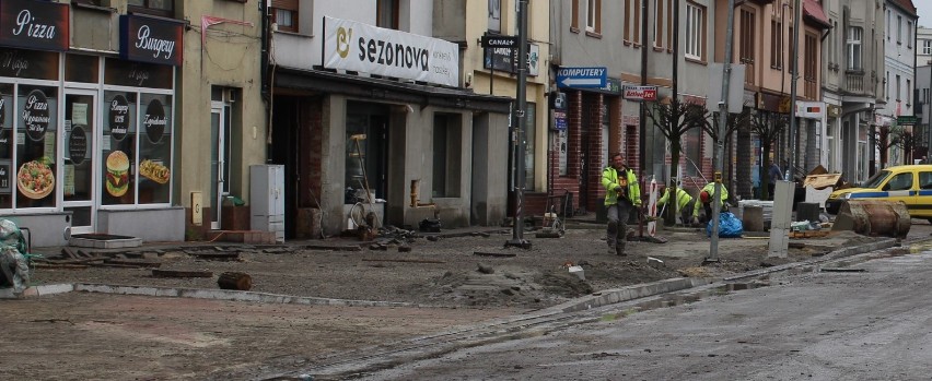 Powódź w Rydułtowach: ulica Ofiar Terroru zamieniła sie w...