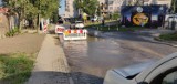 Kolejna awaria wodociągów w okolicy ul. Jesionowej w Katowicach w tym roku. Kilkanaście dni temu była poprzednia. Mieszkańcy są oburzeni