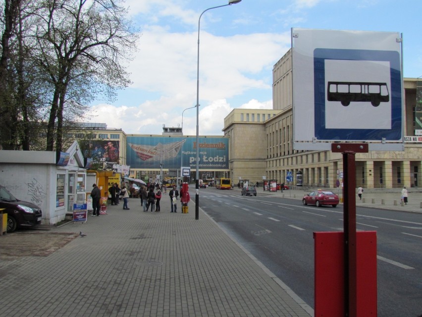 Na plac Dąbrowskiego znów wróciły autobusy