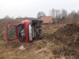 Świerklany: samochód wypadł z drogi w Jankowicach ZDJĘCIA