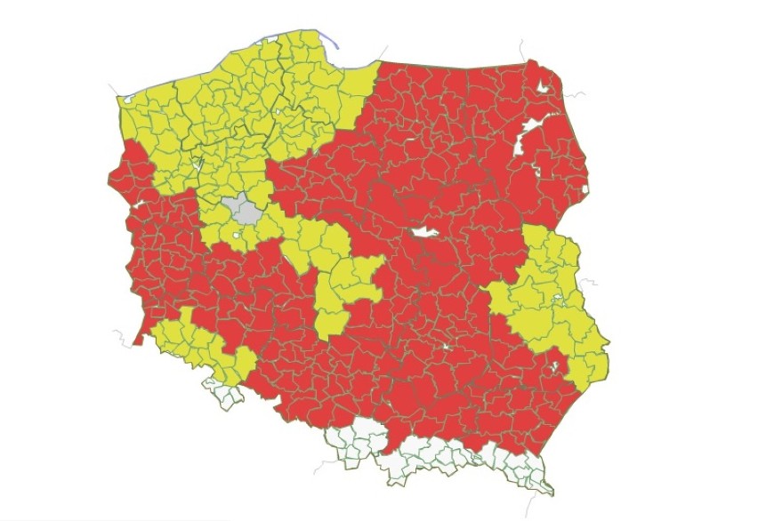 Na czerwono - tereny leśne, gdzie występuje duże zagrożenie...