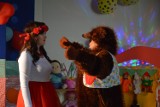Nauczycielki z Gdyni edukują przez teatr. Wystawiły spektakl dla dzieci i zachęcają je do pilnowania porządku [zdjęcia]