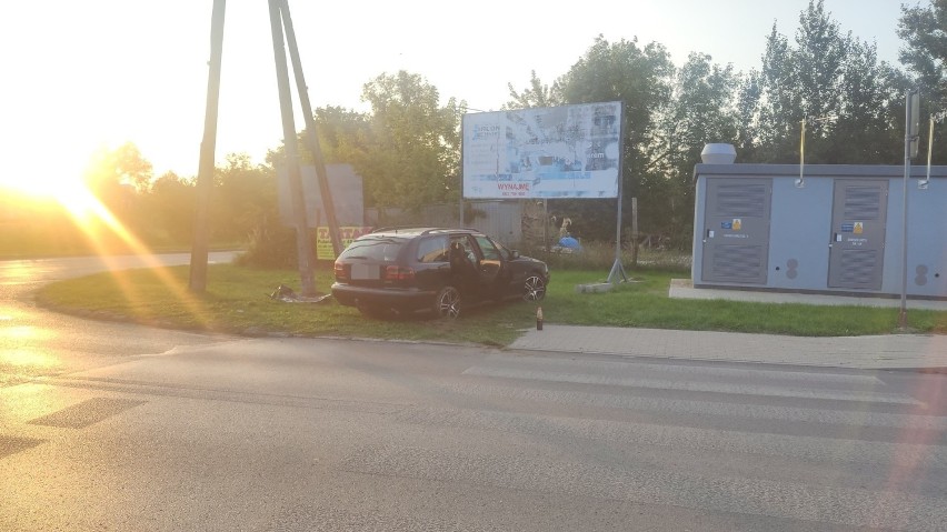 Kolizja na ul. Jagiellońskiej w Kraśniku. Uderzył w słup, żeby uniknąć czołówki