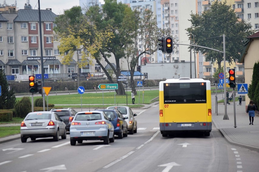 Malbork. Sygnalizacja świetlna na drodze krajowej nr 22 nadal będzie działała w nocy w pełnym zakresie. GDDKiA: żółte światło to za mało