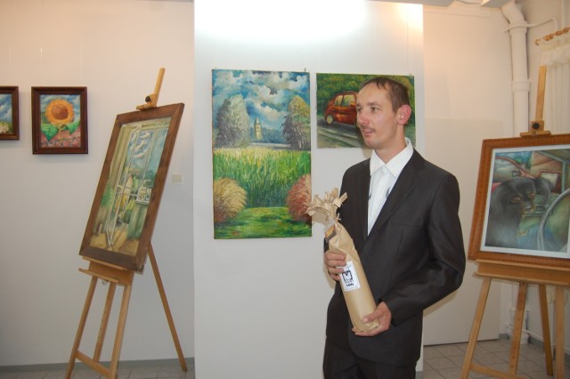 Rok temu Damian Śledź miał wystawę w galerii Plama's w Szubinie. Teraz swoje obrazy pokaże w Nakle, w Muzeum Ziemi Krajeńskiej.