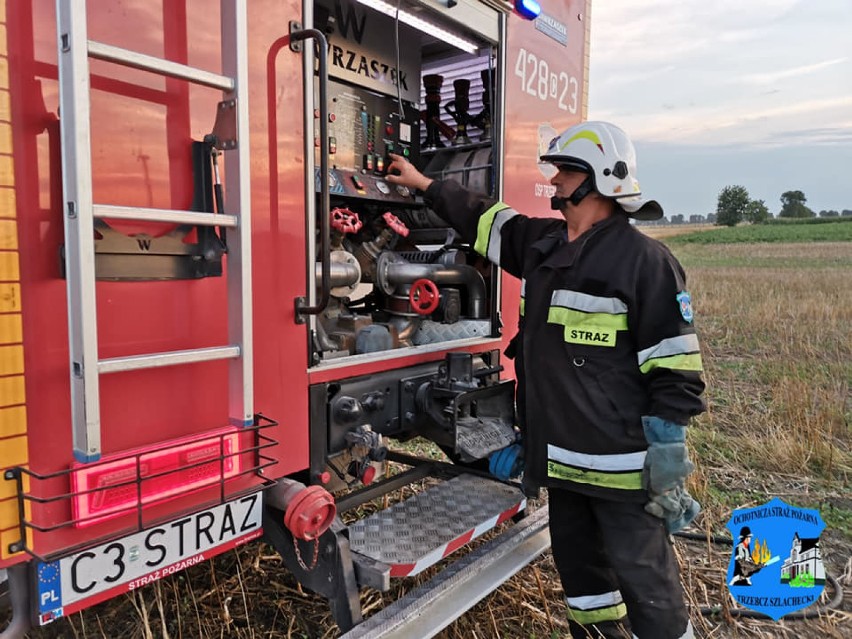 Pożar prasy ugasili strażacy w Trzebczu Szlacheckim, a...