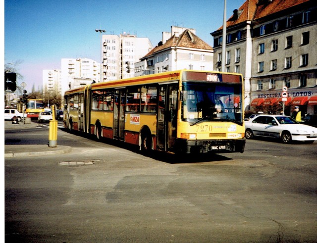 Skrzyżowanie ulic Dolnej i Sobieskiego w lutym 1998 roku