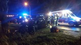 STRAŻACY W AKCJI: Wypadek na drodze w miejscowości Jaskółki. Trzy osoby w szpitalu [ZDJĘCIA]