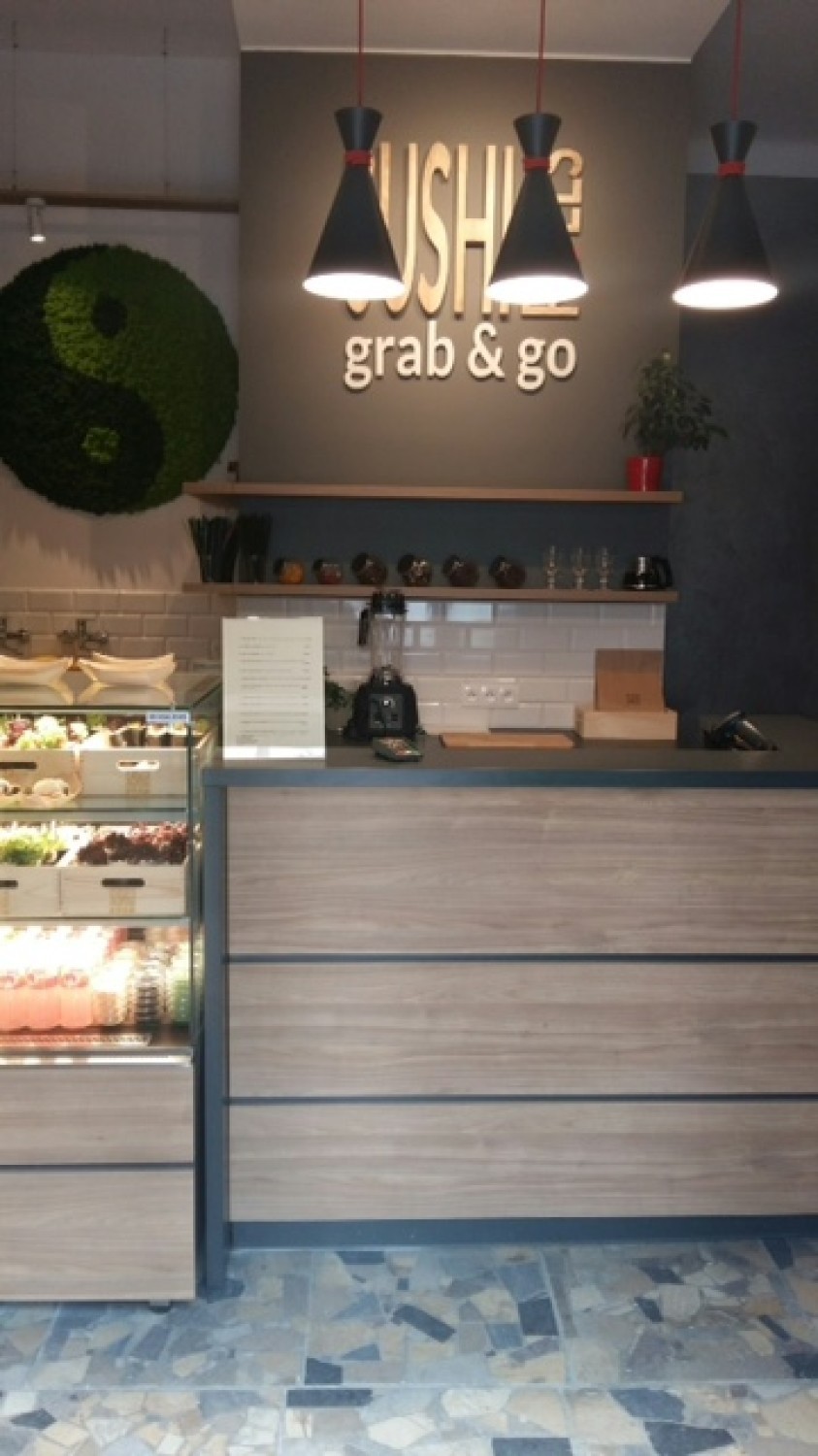 W Krakowie zjemy sushi rolki - nowy lokal SushiRolls Grab&go [ZDJĘCIA]