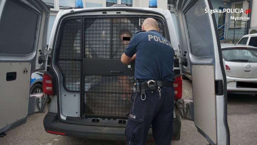 Myszków: Bestialskie zabicie psa. Policja zatrzymała 23-latka, który jest podejrzany o zabicie psa babci. Mężczyzna został aresztowany