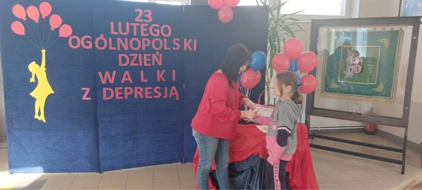 Uczniowie SP w Wierzbicy zorganizowali happenig w...