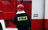 Pożar w Nowym Uścimowie: Strażacy gasili palącego się volkswagena 