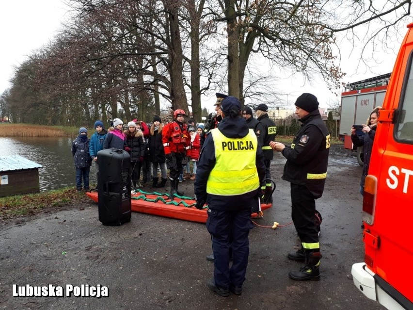 Wschowa: Profesjonalna akcja ratownicza służb. Przyglądali się jej uczniowie ze szkół podstawowych [ZDJĘCIA] 