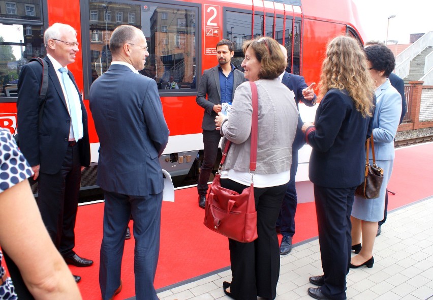 Szampanem ochrzcili nowy pociąg w Szczecinie [zdjęcia, wideo]