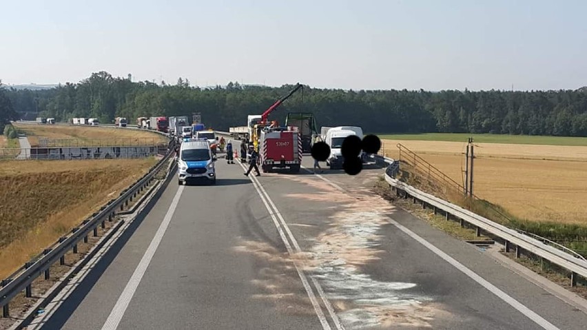 Wypadek na obwodnicy Ostrowa Wielkopolskiego. Kierowcy stoją w korkach