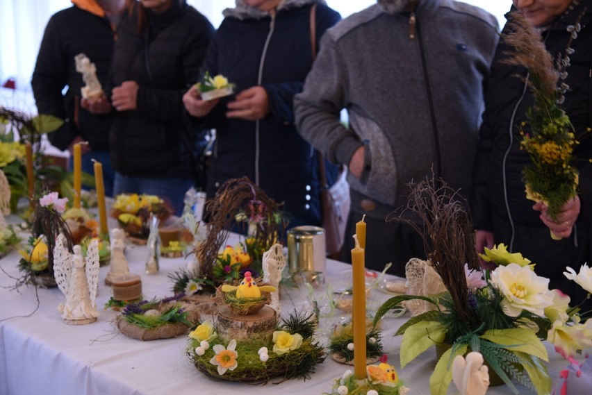 Na kiermaszu oprócz przepysznych ciast i pięknych ozdób,...