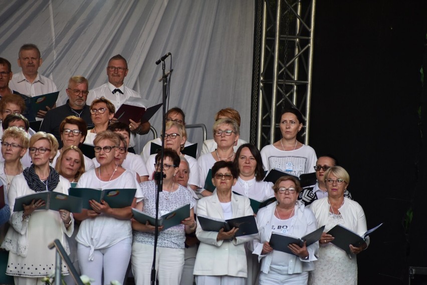 "Katolicy na Ulicy" - czyli Festiwal Radości Chrześcijańskiej, na którym wystąpił 150-osobowy chór pod dyrekcją Przemysława Wojnarowskiego