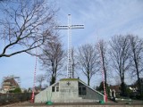 Pomnik Pamięci Narodowej na cmentarzu wojennym - Bielsk Podlaski