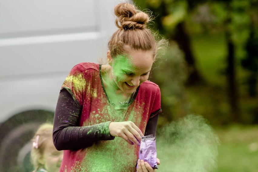 Święto kolorów Holi w Szczawnie-Zdroju (ZDJĘCIA)