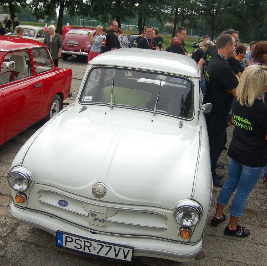 Zbąszyń. Zlot starych samochodów. Rajd samochodów. [ZDJĘCIA,VIDEO]